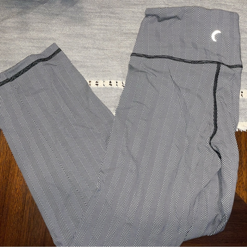 Like new woman’s size 4 zyia active leggings